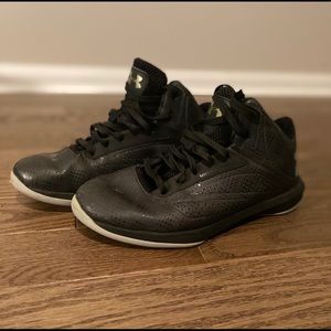 Under Armour gym/ basketball shoe